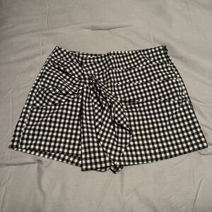 Large Zara black and white plaid skort excellent condition